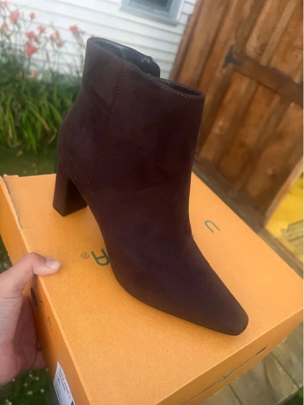 Unisa brown size 10 boots